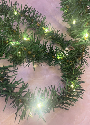 Christmas Vine String Lights, Battery Operated LED Lights, 10 Meter 100 LED Rattan Light String for Indoor Outdoor Decoration